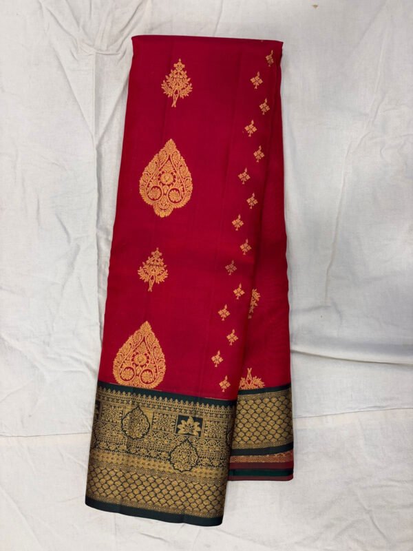 Maroon Pure Silk Saree – Classic Elegance in Handwoven Silk with Zari Border